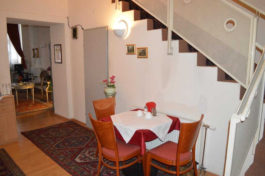 Hotel Pension Walzerstadt Vienna Exterior photo