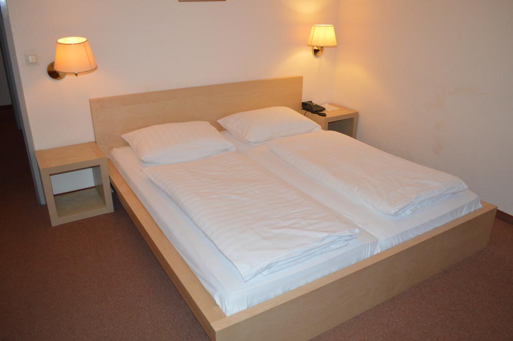Hotel Pension Walzerstadt Vienna Room photo