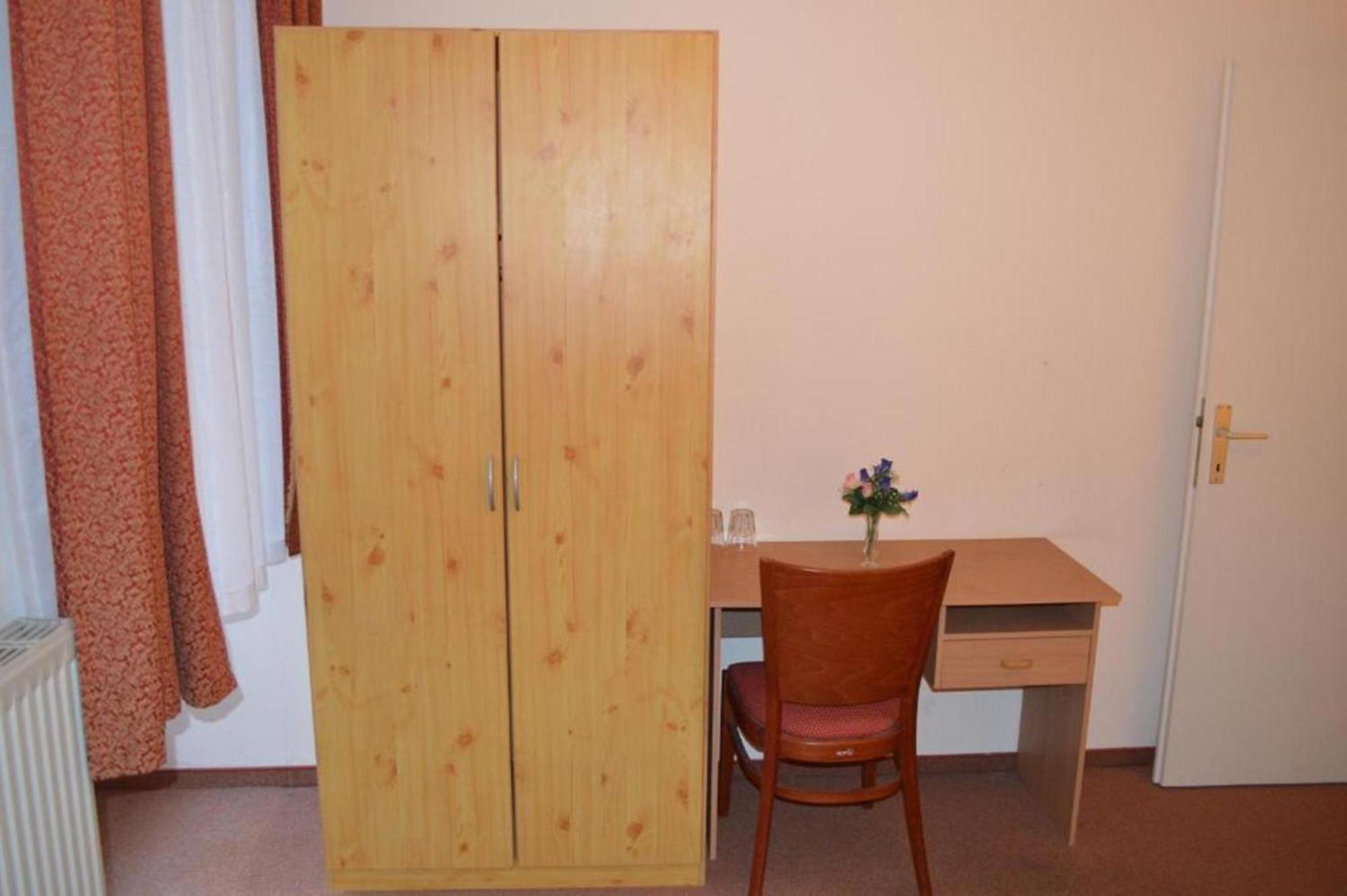 Hotel Pension Walzerstadt Vienna Room photo