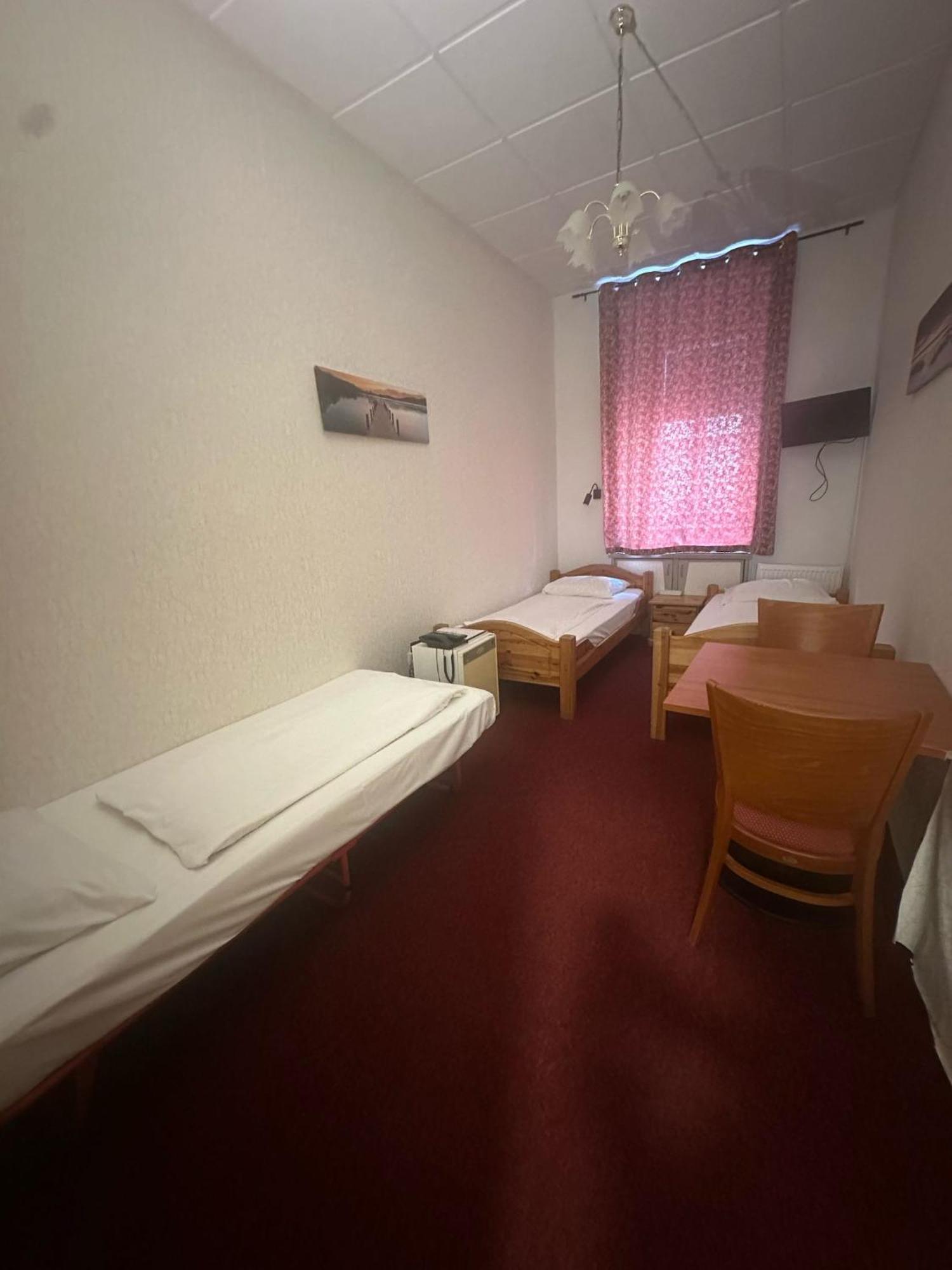 Hotel Pension Walzerstadt Vienna Room photo