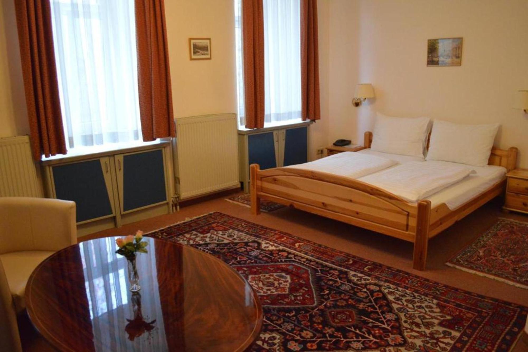 Hotel Pension Walzerstadt Vienna Exterior photo
