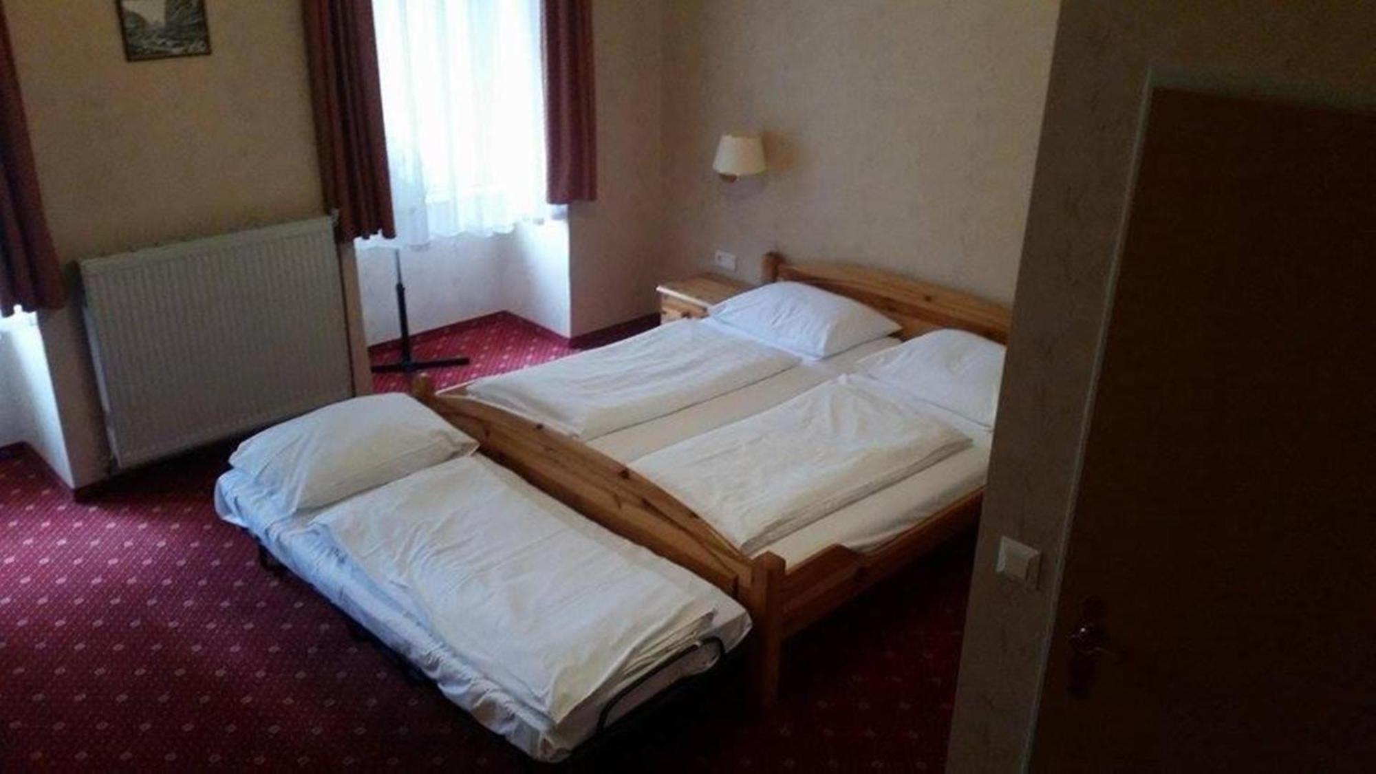 Hotel Pension Walzerstadt Vienna Exterior photo