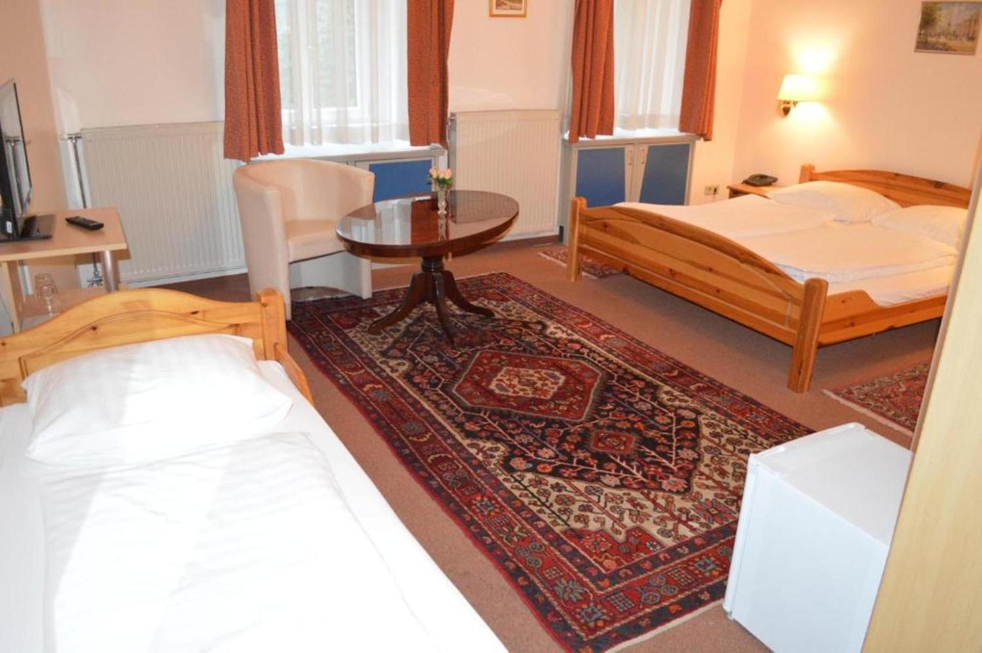 Hotel Pension Walzerstadt Vienna Exterior photo