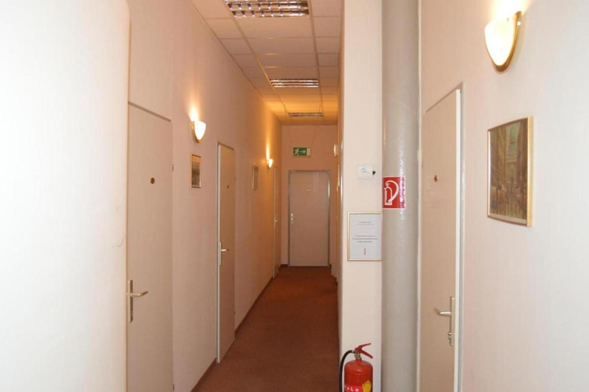 Hotel Pension Walzerstadt Vienna Exterior photo