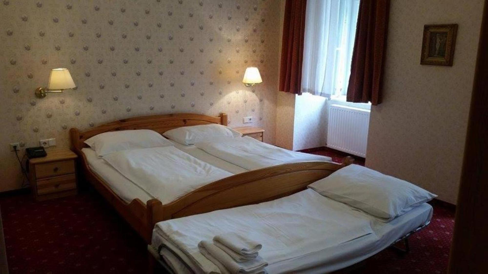 Hotel Pension Walzerstadt Vienna Exterior photo